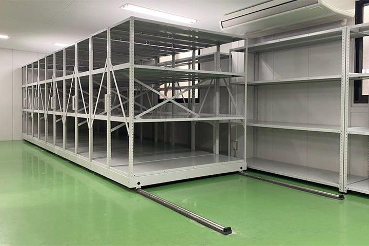 軽さを実現したスチール移動棚！